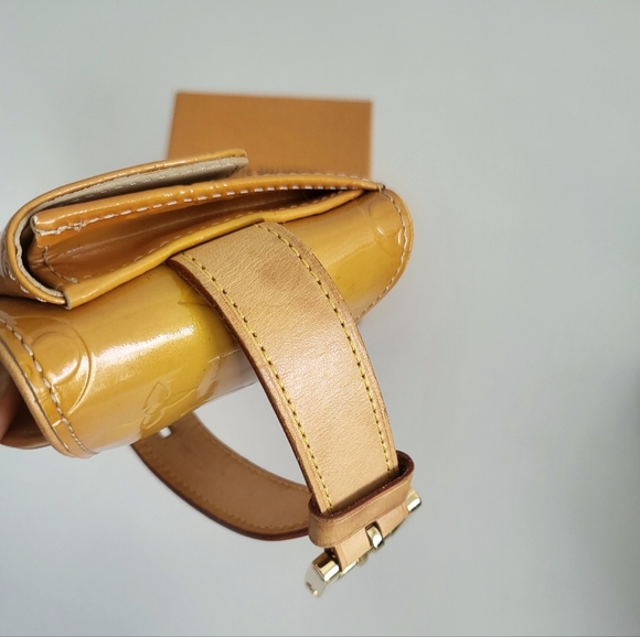 Louis Vuitton Lafayette Yellow Vernis Wristlet Pouch - Picture 7 of 12